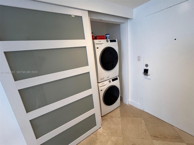 Building Photo - 100 Lincoln Rd