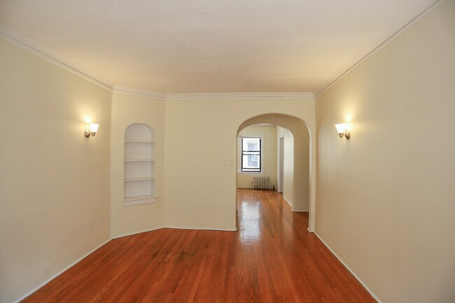 Building Photo - 1624 W Lunt Ave