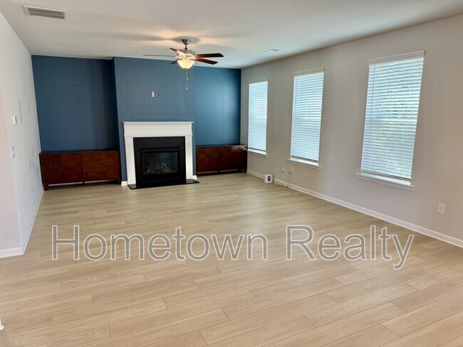 Building Photo - 540 Teversham Dr