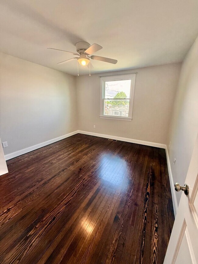 Building Photo - 3 Bedroom Home Available in Bath