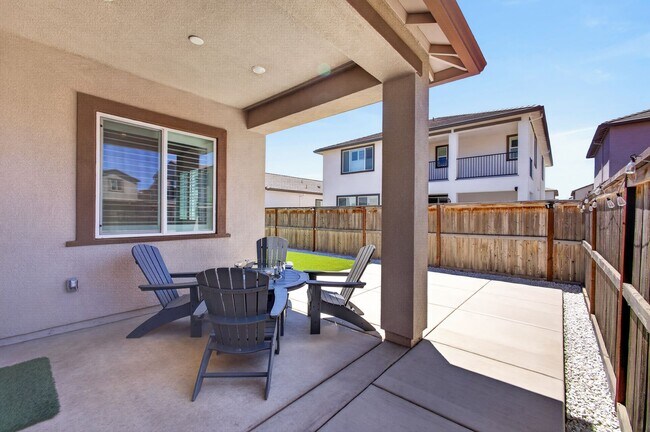 Building Photo - 5685 Sailrock St