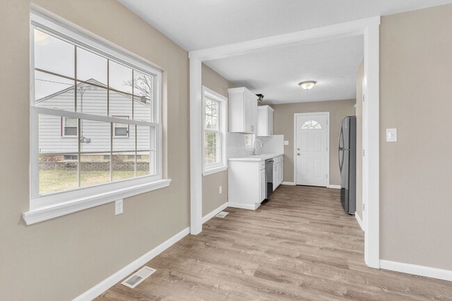 Building Photo - 3226 Quentin Dr