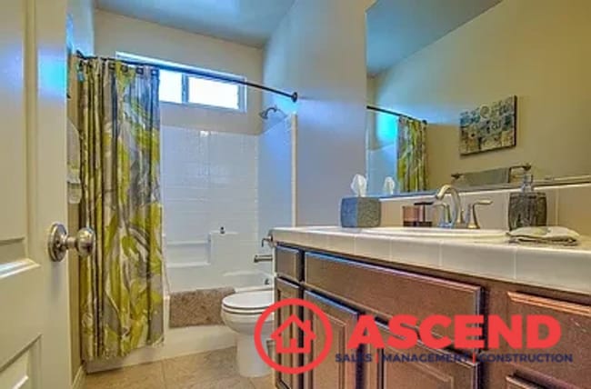 Building Photo - Beautiful Home Located in Gated Community ...