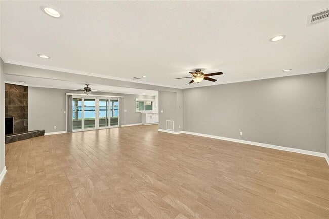 Building Photo - 5434 Oakhurst Dr