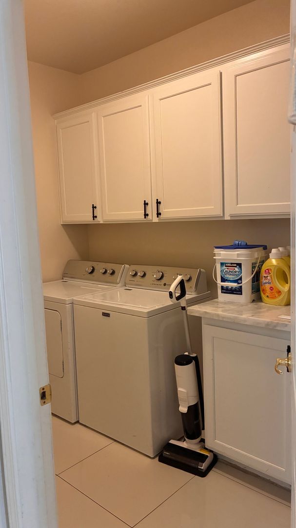 Building Photo - Stunning Fully Remodeled Luxury Home in Peccole Ranch