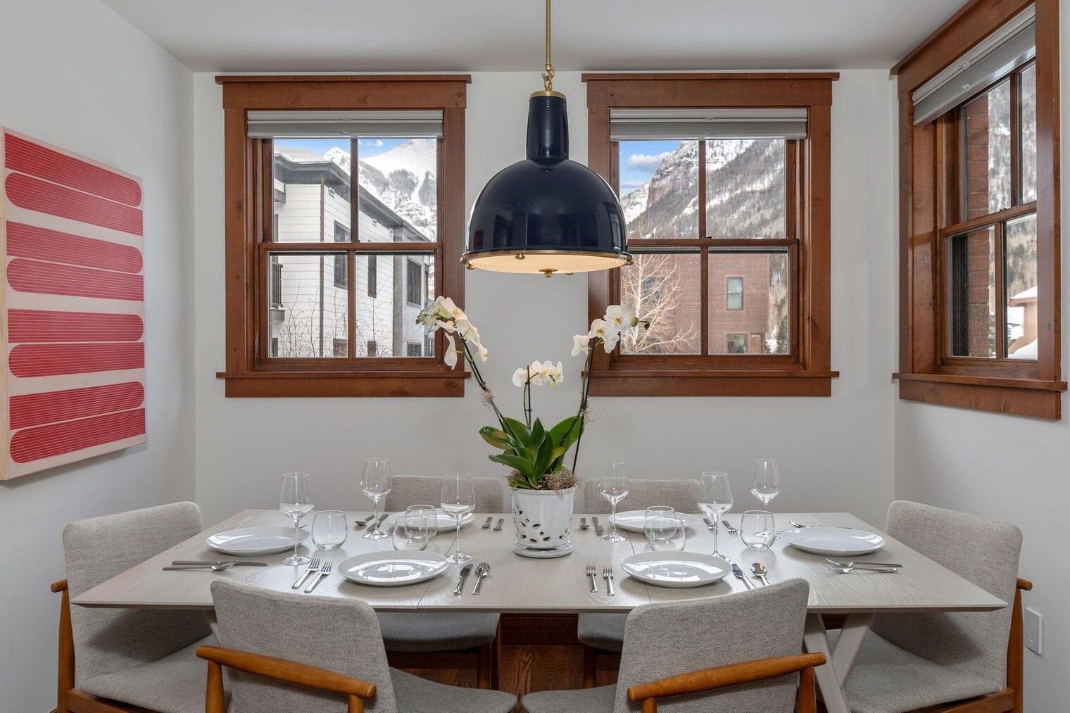 Building Photo - 230 S Pine St