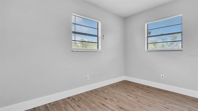 Building Photo - 2551 26th Ave S