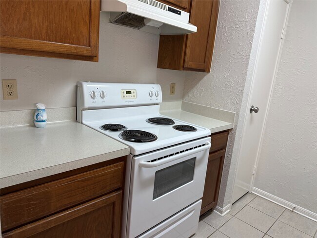 Building Photo - 2120 El Paseo St