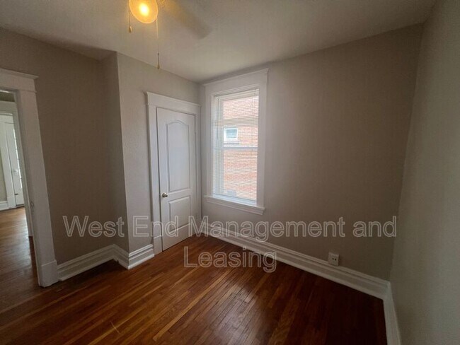Building Photo - 1018 Commodore Dr