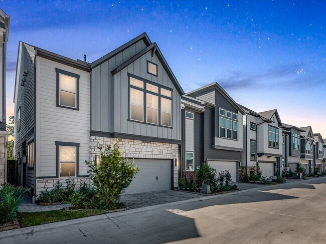 Primary Photo - 16011 Mason Run Dr