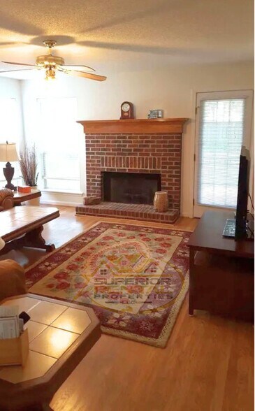 Building Photo - 304 Alderston Way