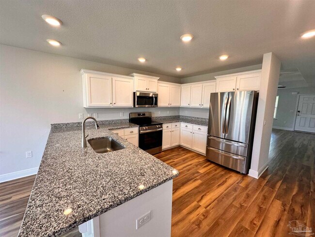 Building Photo - 7034 Sonny Dr