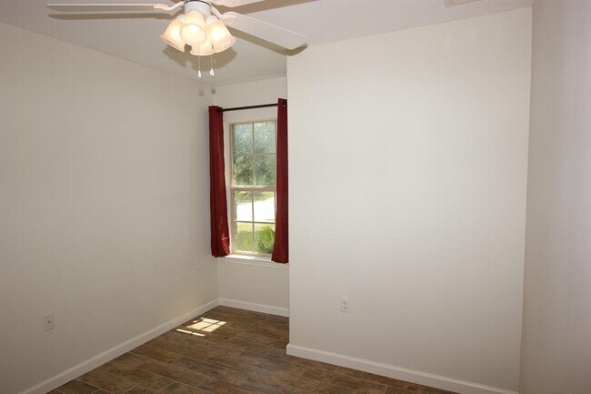 Building Photo - 7304 S Glenn St