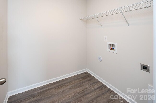 Building Photo - 1014 Hanover Crossing Dr