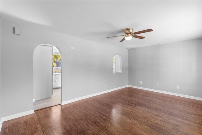 Building Photo - 128 E Military Dr