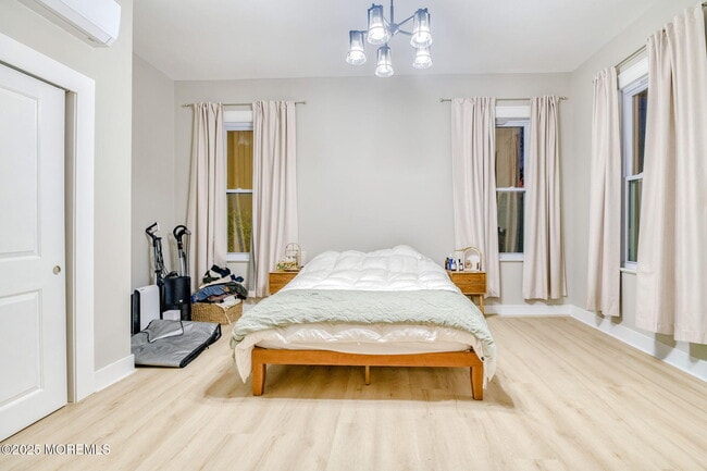 Building Photo - 308 7th Ave