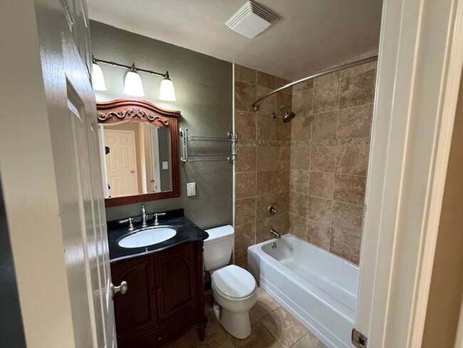 Building Photo - RENTED - 3 Bedroom Ranch Style Home in El ...