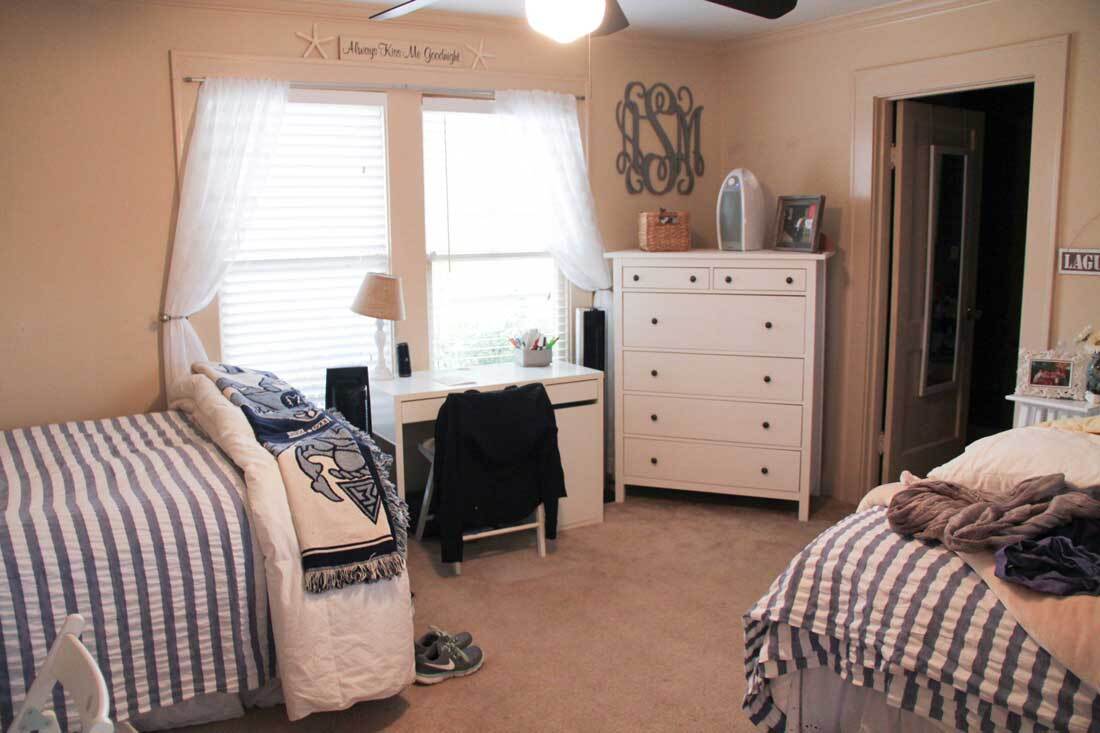 LOTS OF LIGHT IN BEDROOMS - 3104 Wabash Ave