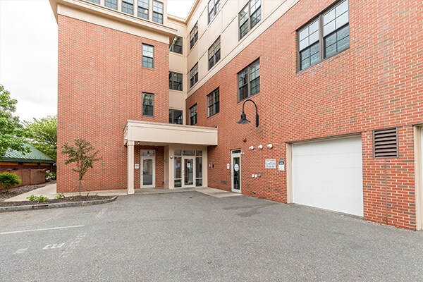 Building Photo - 29 New Derby St