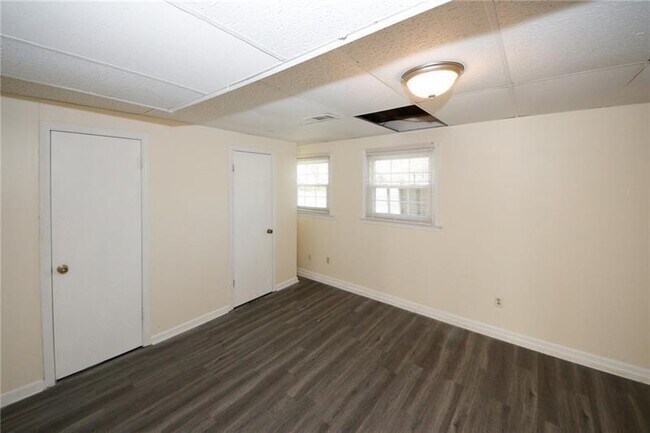 Building Photo - 1616 W Kellogg Cir