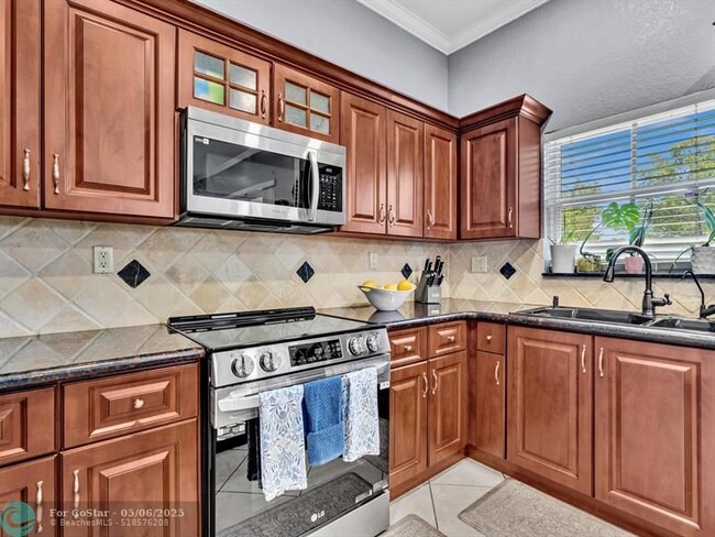 Building Photo - 14304 S Royal Cove Cir