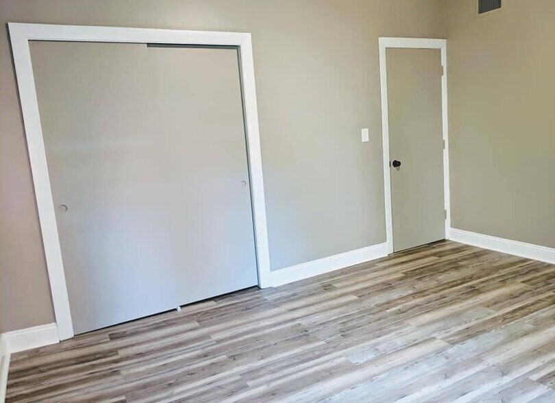 Building Photo - 1862 Beacon St