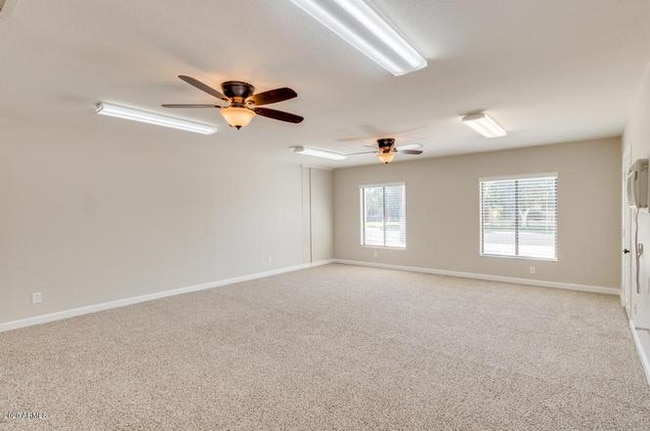 Building Photo - 110 W Del Rio Dr