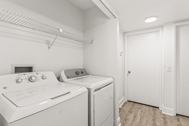 Building Photo - 507 Meadows Cir