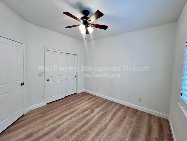 Building Photo - 1030 E Royal Dornoch Ave