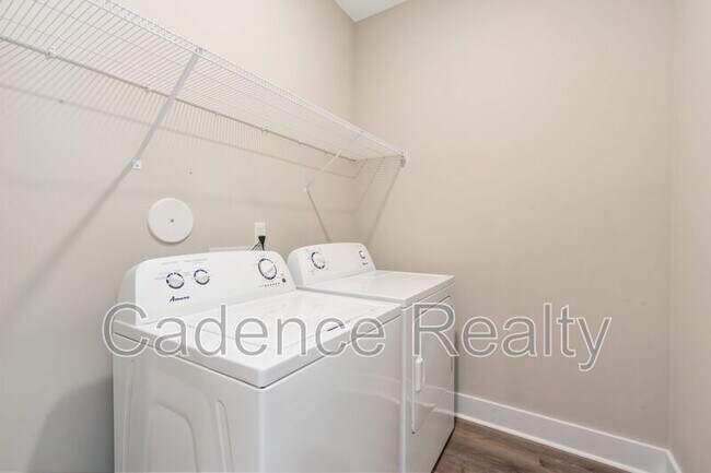 Building Photo - 1709 Perimeter Lp