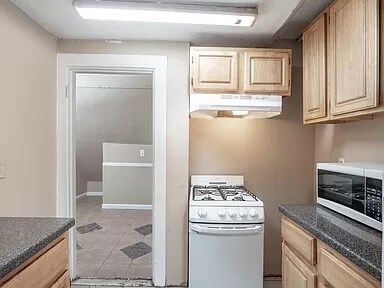 Building Photo - 599 N Montello St