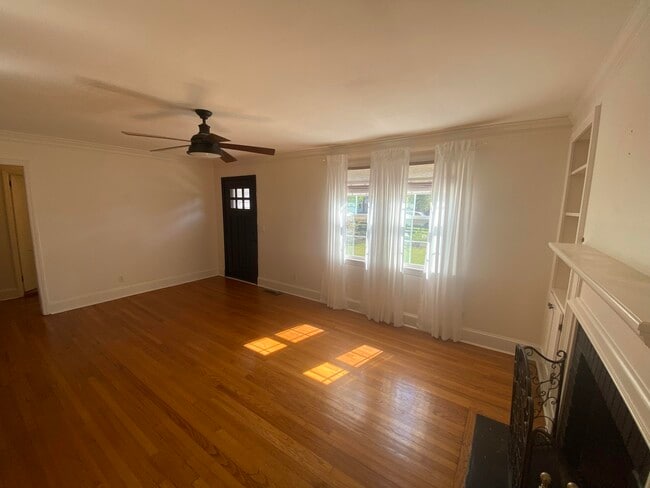 Building Photo - 337 E Boundary Ave SE