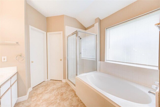 Building Photo - 4814 Cotter Ln