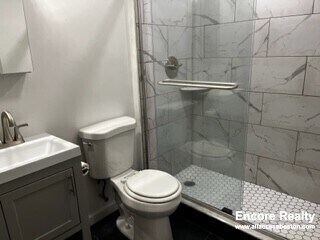 Building Photo - 20 Queensberry St