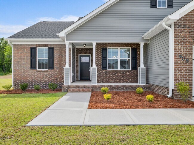 Building Photo - Towne Pointe Beauty!