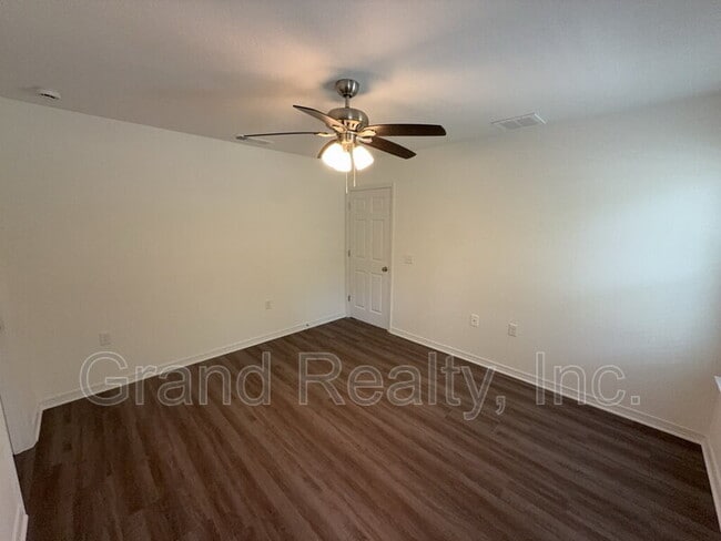 Building Photo - 5206 McCallister St