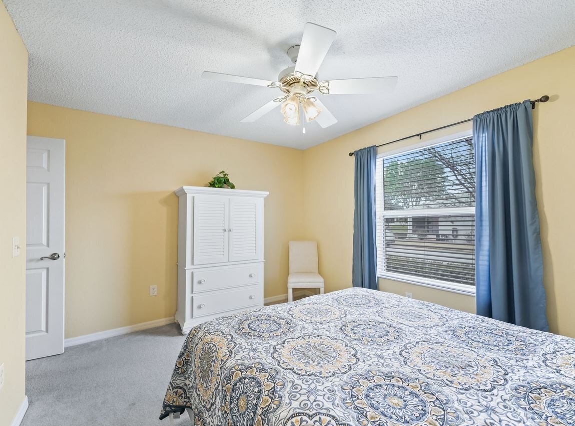 Building Photo - 32937 Enchanted Oaks Ln