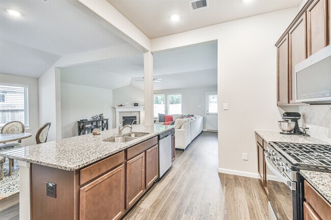 Building Photo - 19111 Friesian Stallion Ln