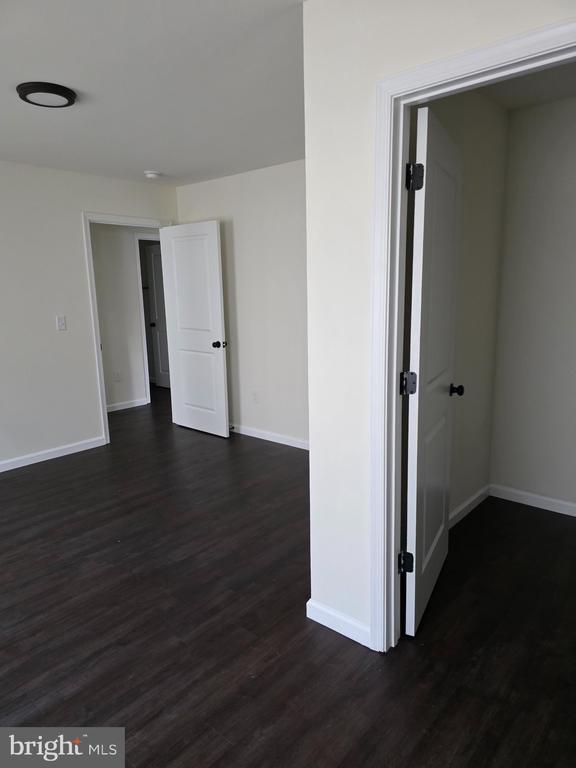 Building Photo - 129 Roosevelt Ave