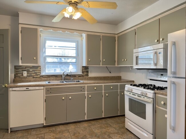 Building Photo - 3105 Burrmont Rd