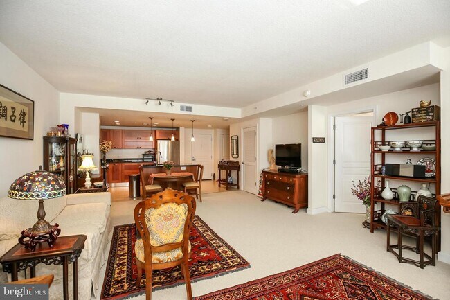 Building Photo - 2451 Midtown Ave