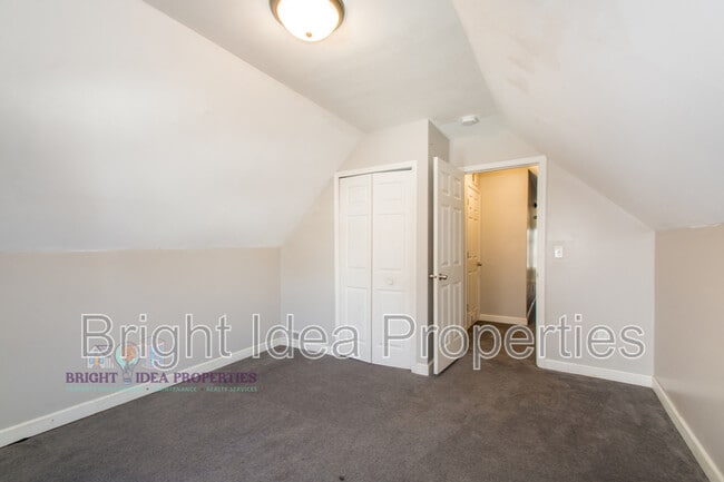 Building Photo - 3322 Clinton Ave