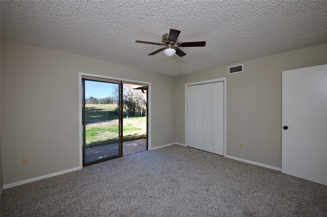 Building Photo - 315 Twin Lakes Blvd W