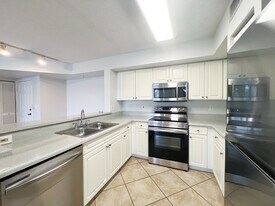 Building Photo - 1265 Wildwood Lakes Blvd