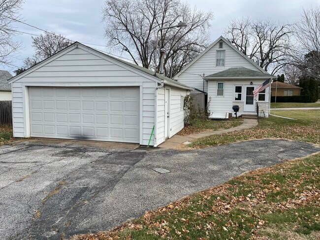 Building Photo - 2206 Pacific St