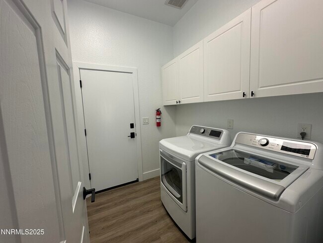 Building Photo - 9533 Steep Climb Ct