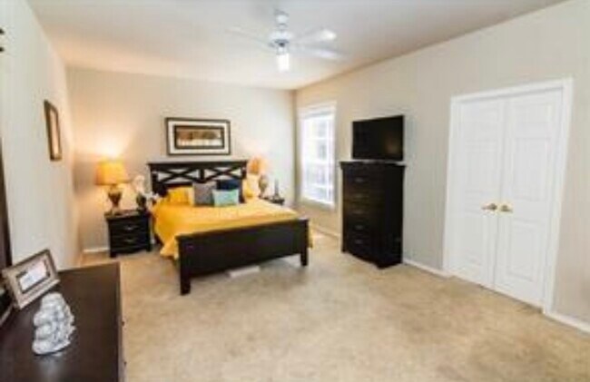 Primary Photo - 2400 McCue Rd