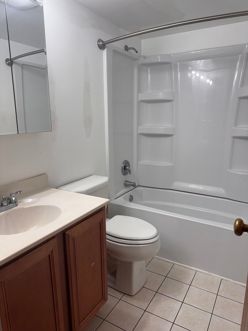 Building Photo - 2264 Abbeywood Dr