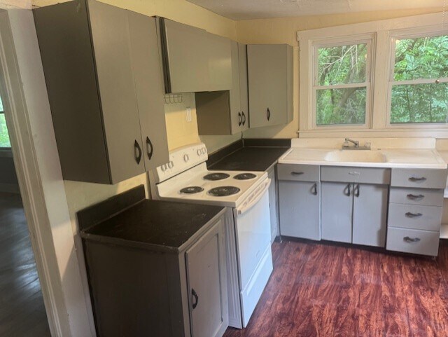 Building Photo - 2214 Vandermast Ln
