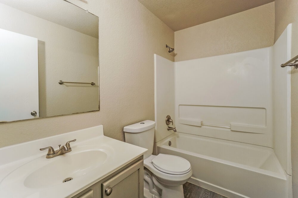 Building Photo - 9331 Maple Silver